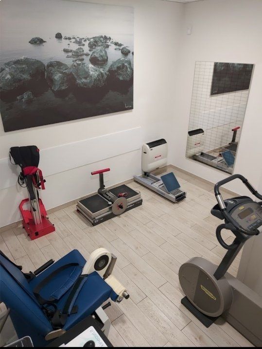 attrezzature per fisiokinesiterapia