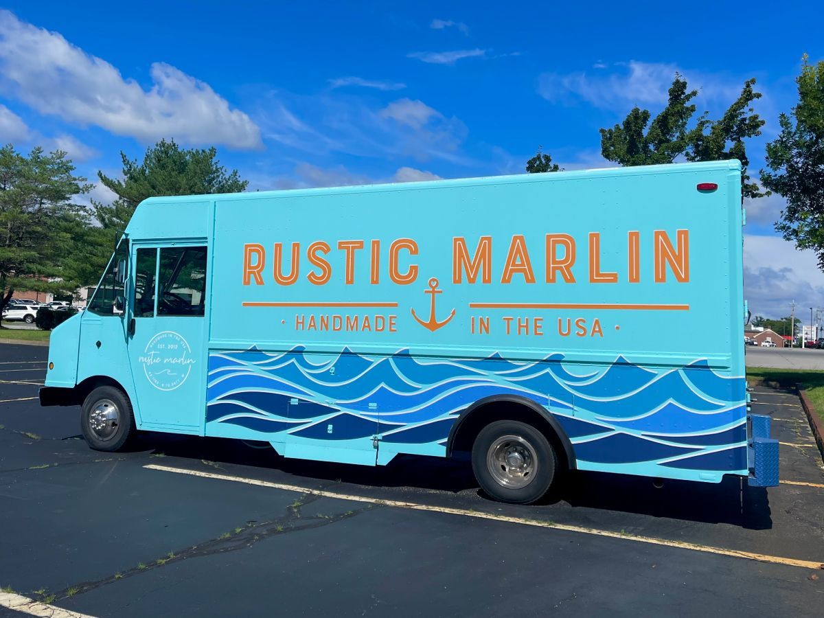 Custom vehicle lettering