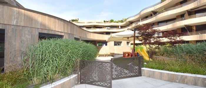 Neuer Doppelkindergarten mit zwei Wohnungen