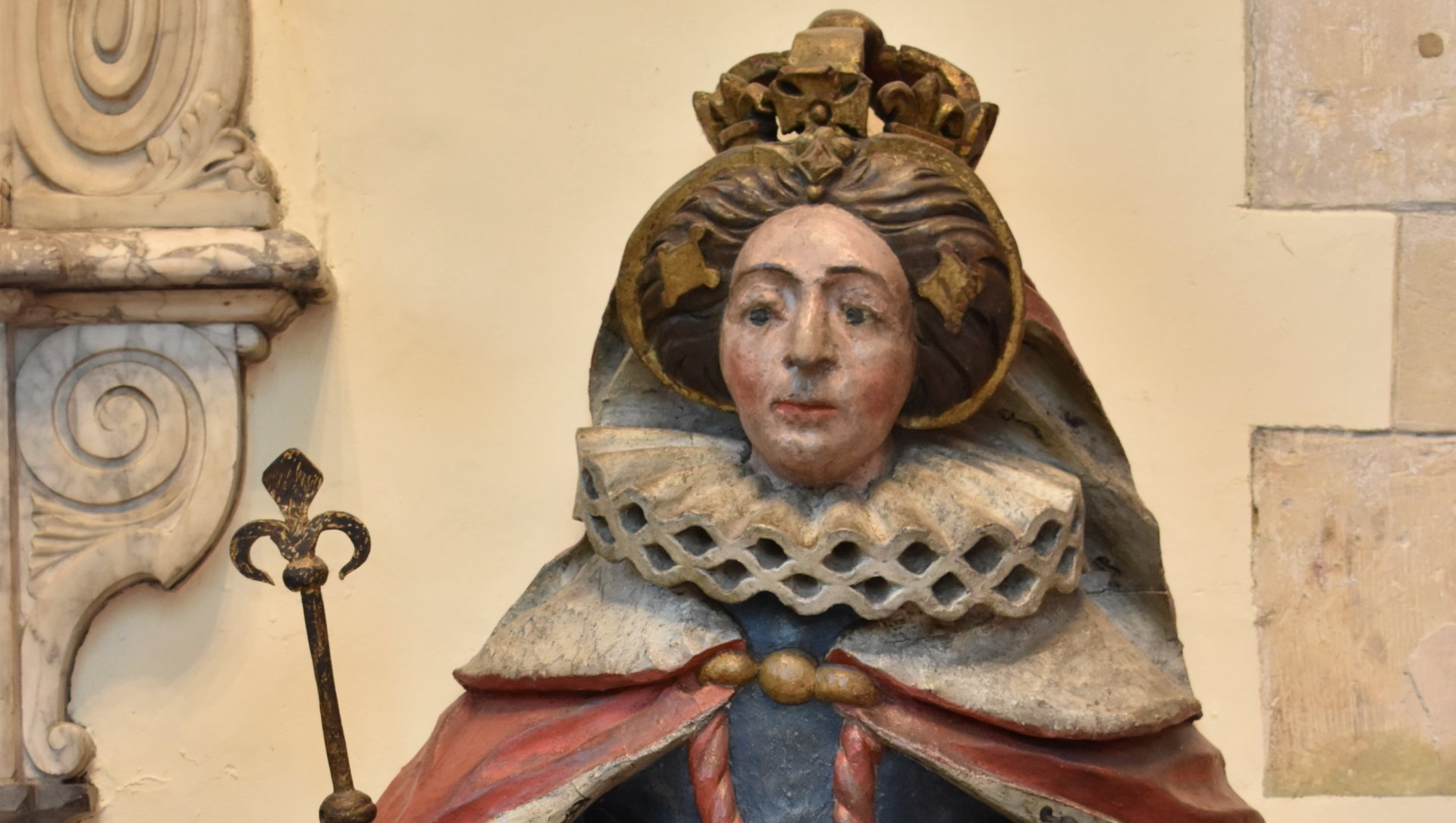 A photograph of a statue of Queen Elizabeth I in St Mary Redcliffe Church, Bristol, England