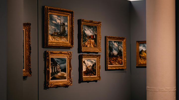 Art Hanging Service in Olathe