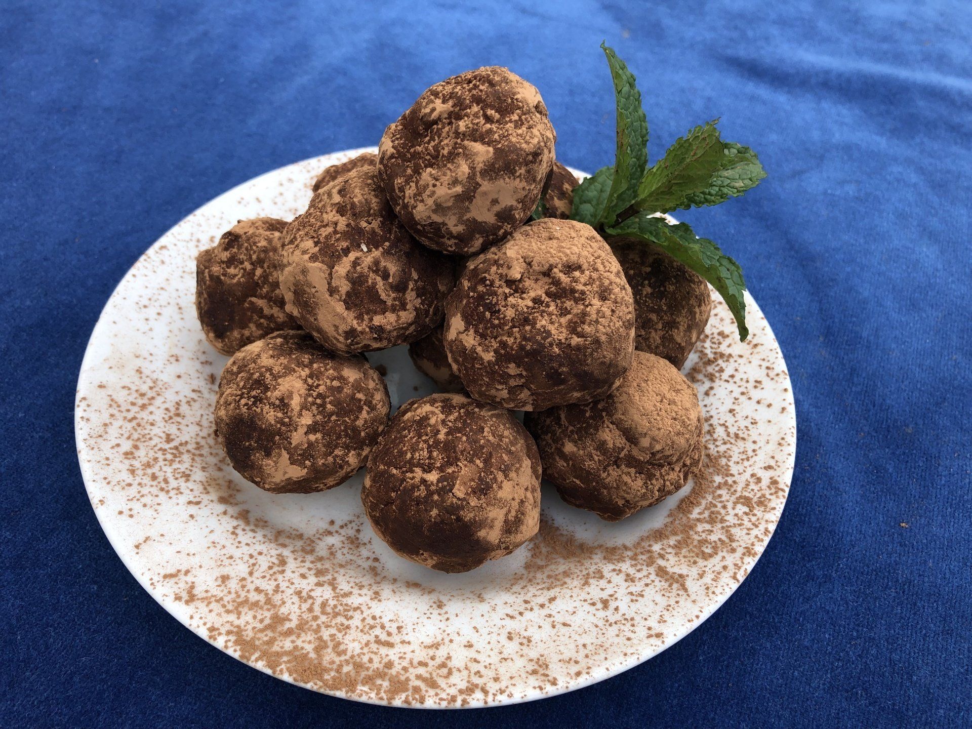 Raw Chocolate Peanut Butter Bliss Balls