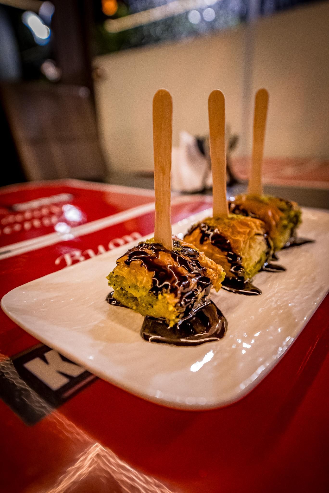 K2 Since 1983 KEBAB e PIZZA TACOS CHICKEN