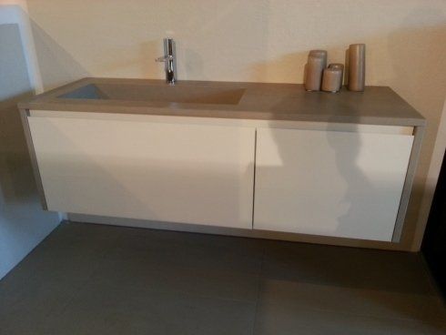 Mobili bagno in sospensione