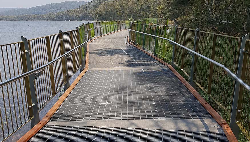 Narrabeen Lagoon cycle path