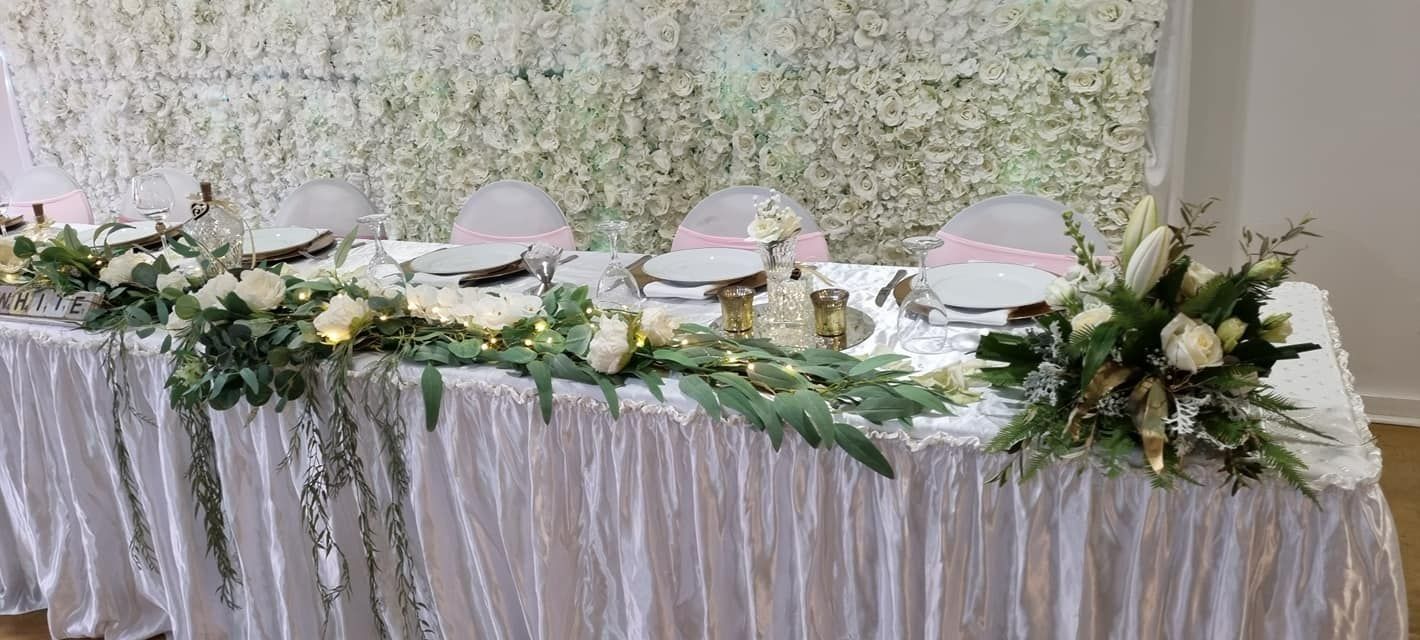 Wedding Reception Head Table, White Tablecloth — Creative Events Innisfail in Babinda, QLD