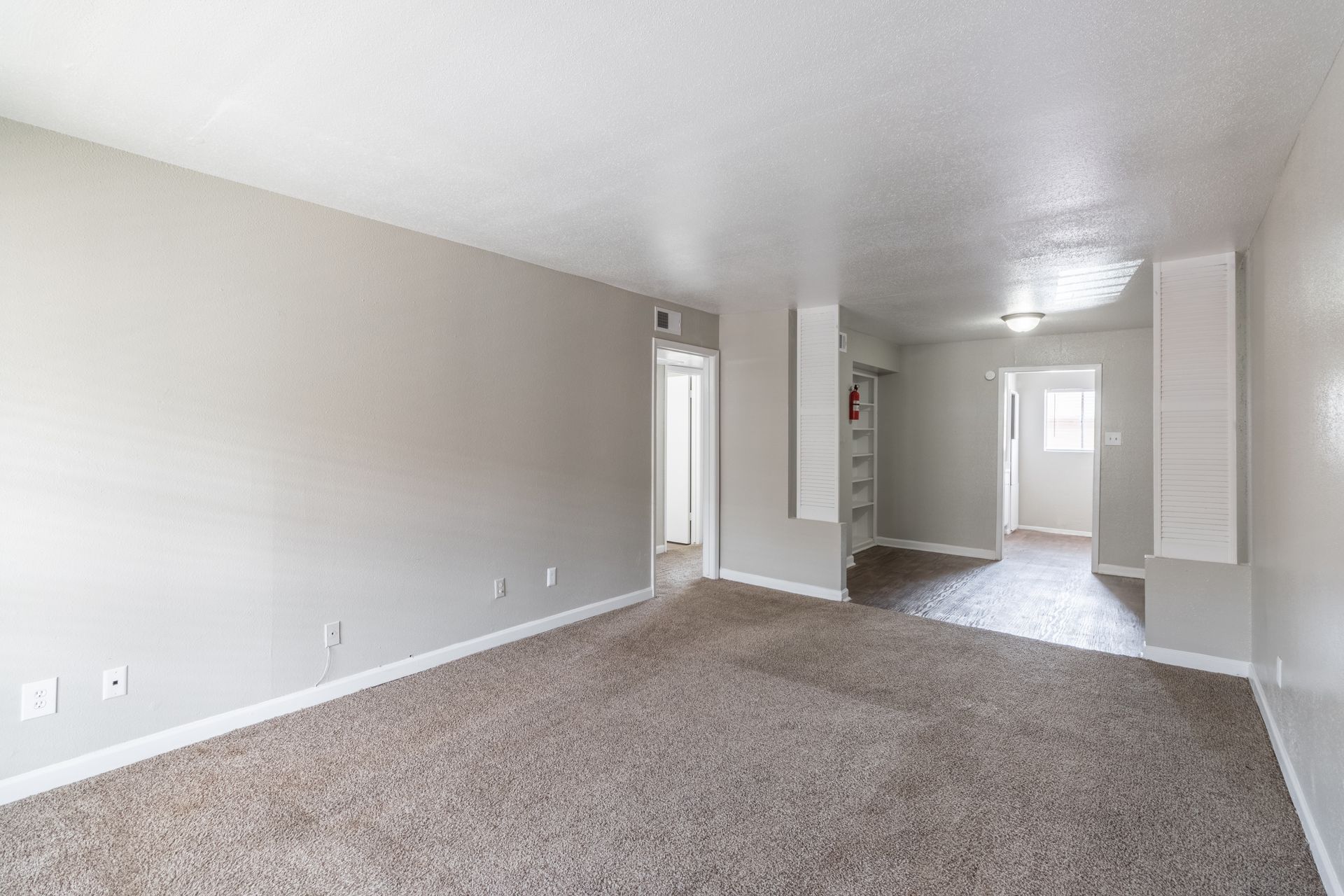 apartment for rent leaving room