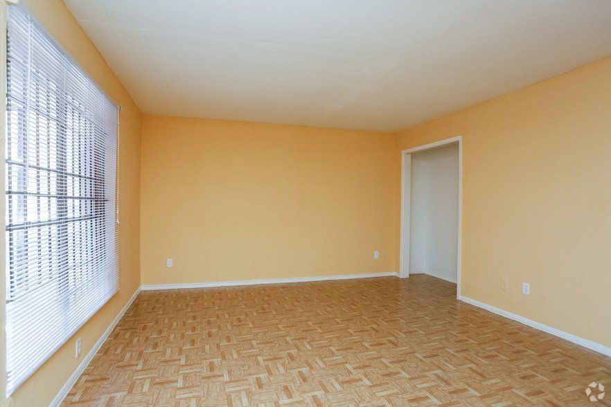  Gardens At Bissonnet