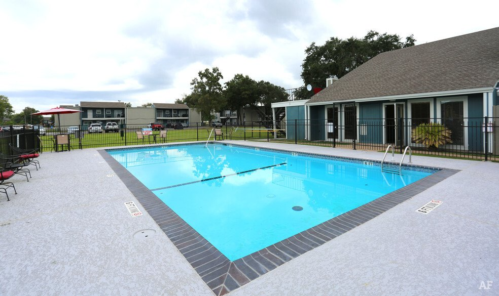 The Monaco Villas Apartments