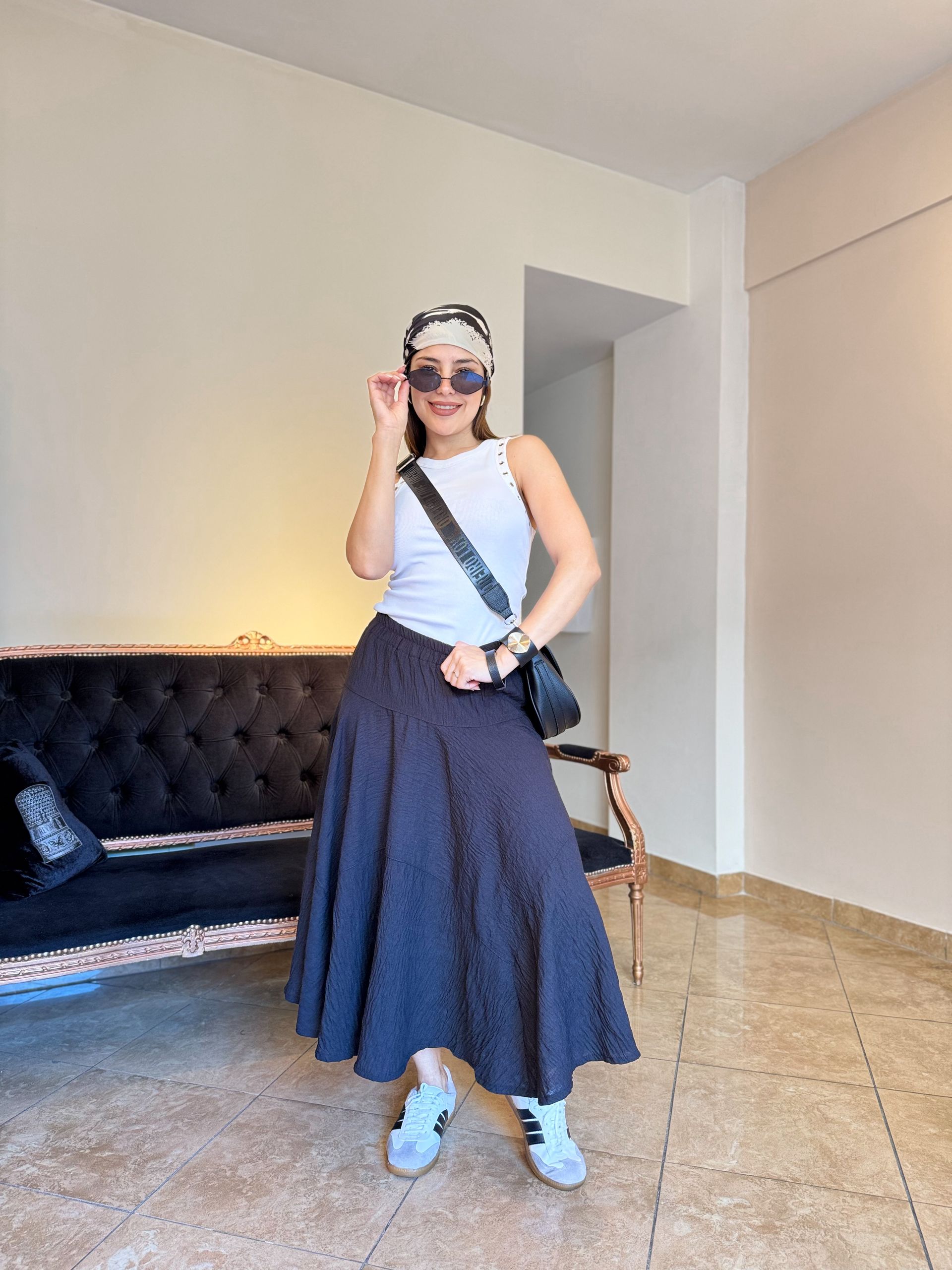 Pollera campana negra