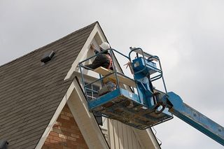 Repairing Roof Gutter - Metal Roofing in Ogden, UTRepairing Roof Gutter - Metal Roofing in Ogden, UT