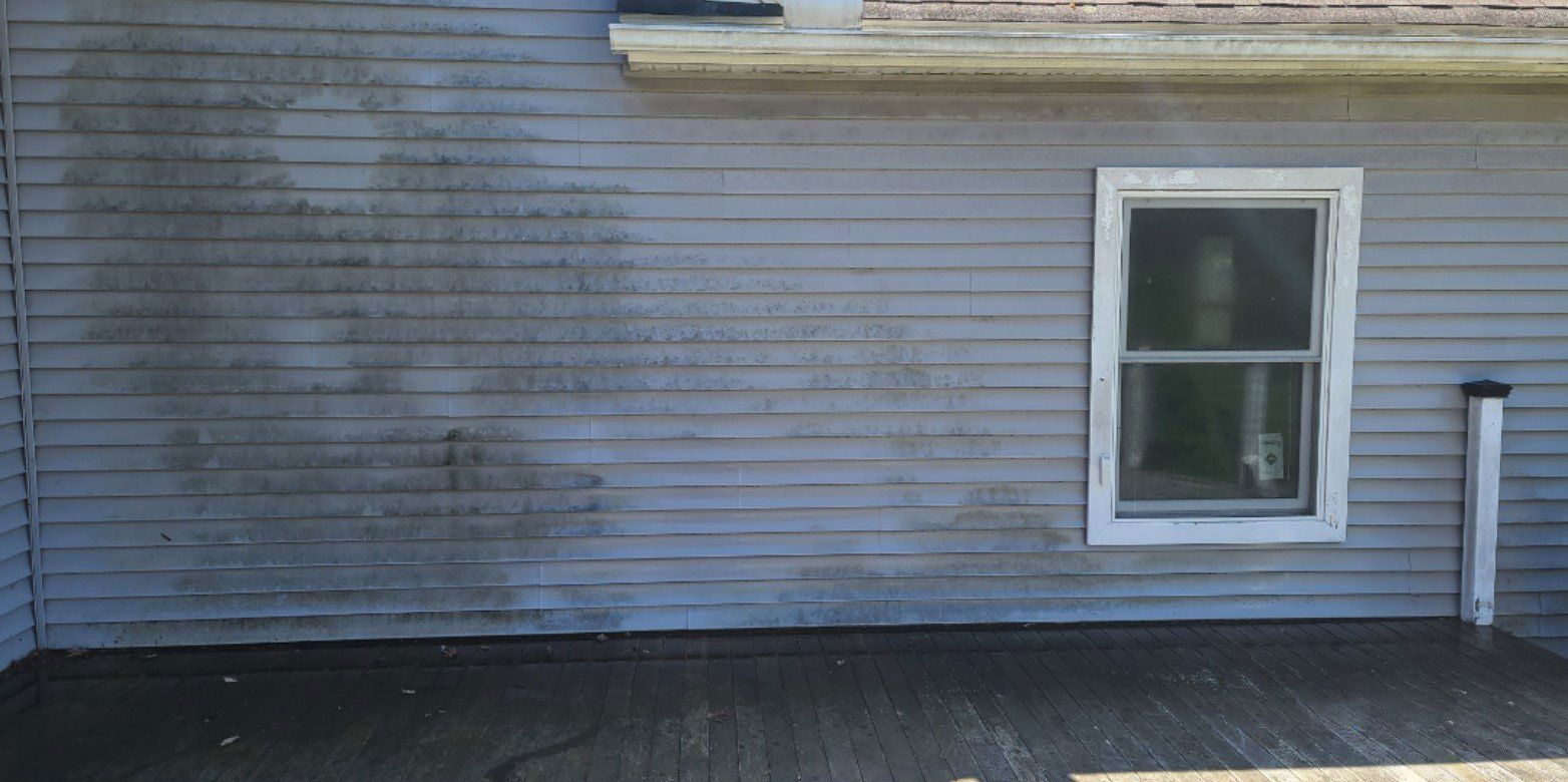 Before Cleaning Vinyl Siding — Sutton MA — Nu-England Service Co