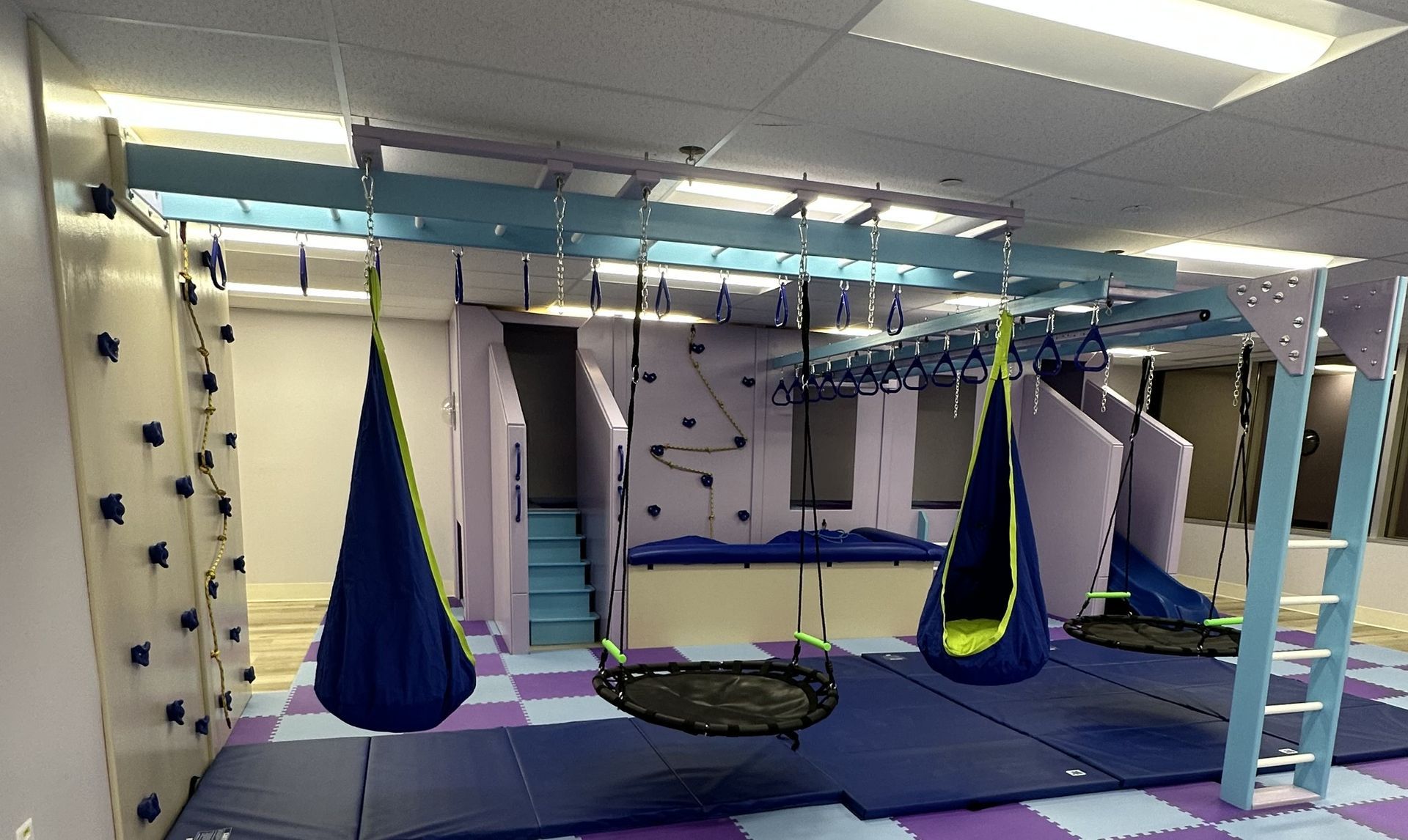 Free-standing Swing structure