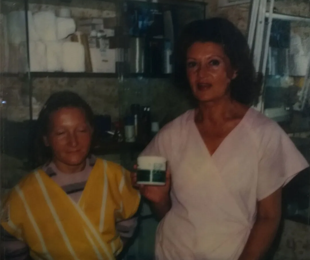 Mamma e figlia da giovani