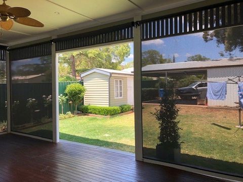Outdoor blinds at 1st floor — Glenvale Canvas Pty Ltd in Wilsonton, QLD
