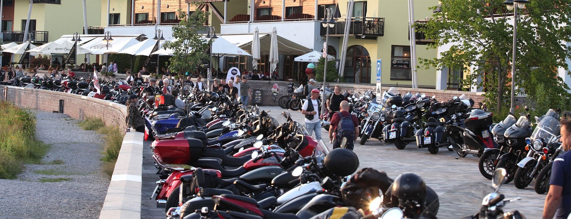 Roadtrip zum Indian Riders Fest in Tschechien: 1618 km, 6 Etappen, traumhafte Landstrassen, Kultur, 