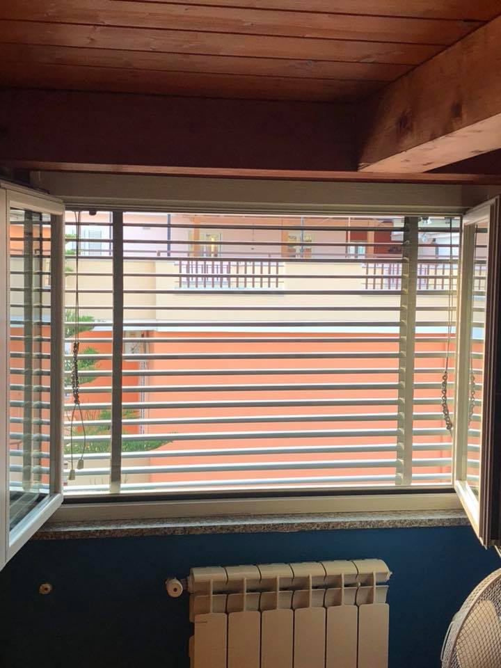 tende a rullo oscuranti casa