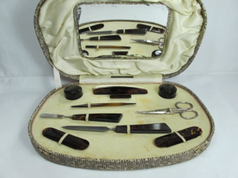 Antique Cosmetic kit