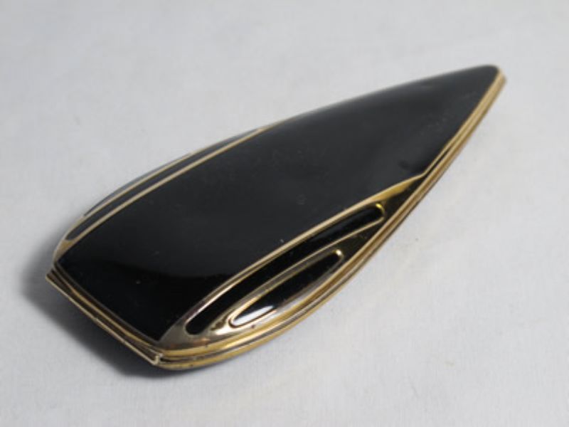 Bold Elgin American spear shaped compact