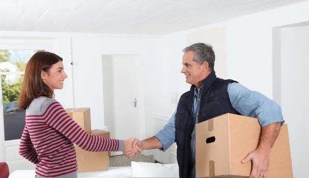 Tips on How Much to Tip Movers
