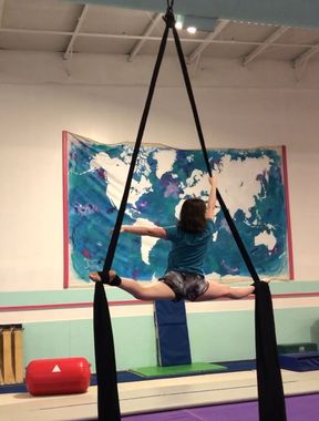 Aerial Hoop/Lyra : Hayley Mitchell