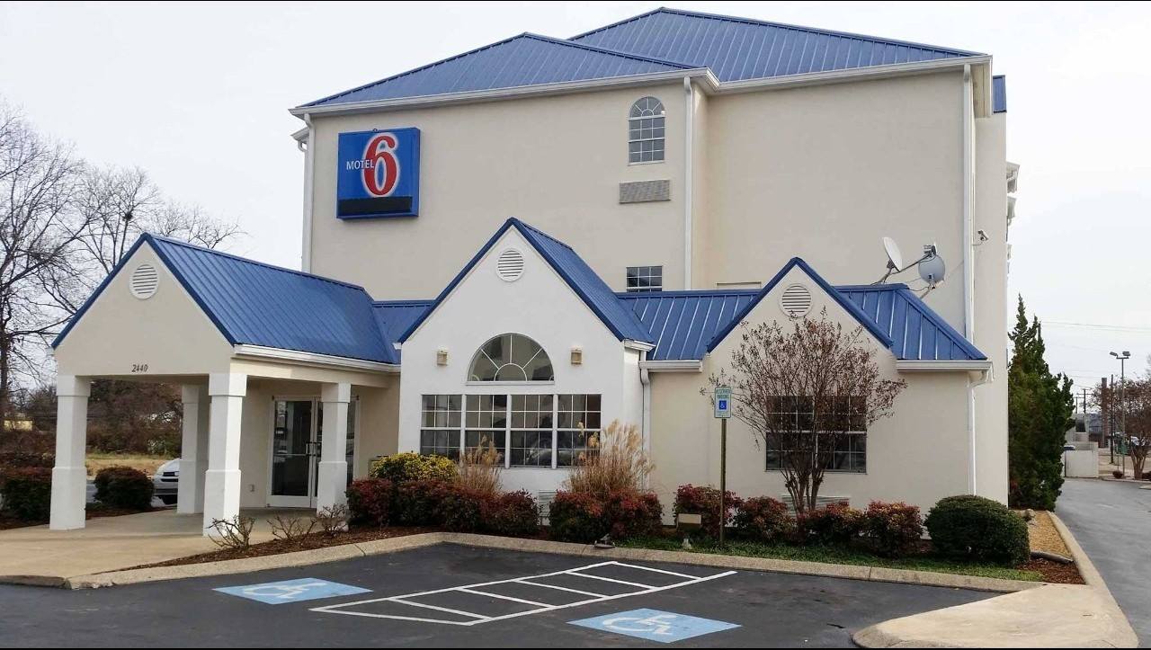 hotel roofing company