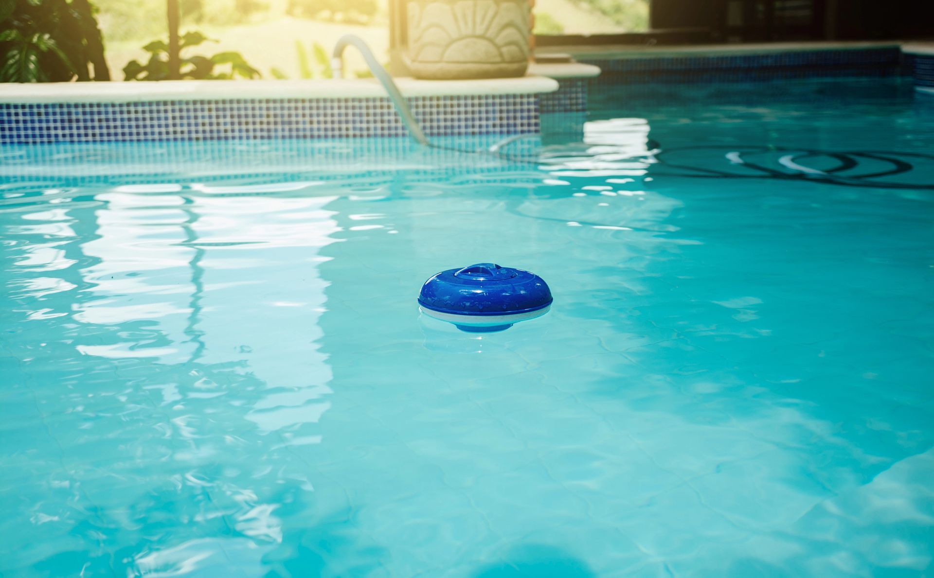 ROBOT PER LA PULIZIA DELLA PISCINA