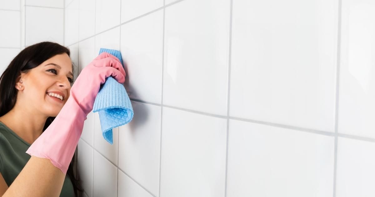 Professional tile and grout cleaner