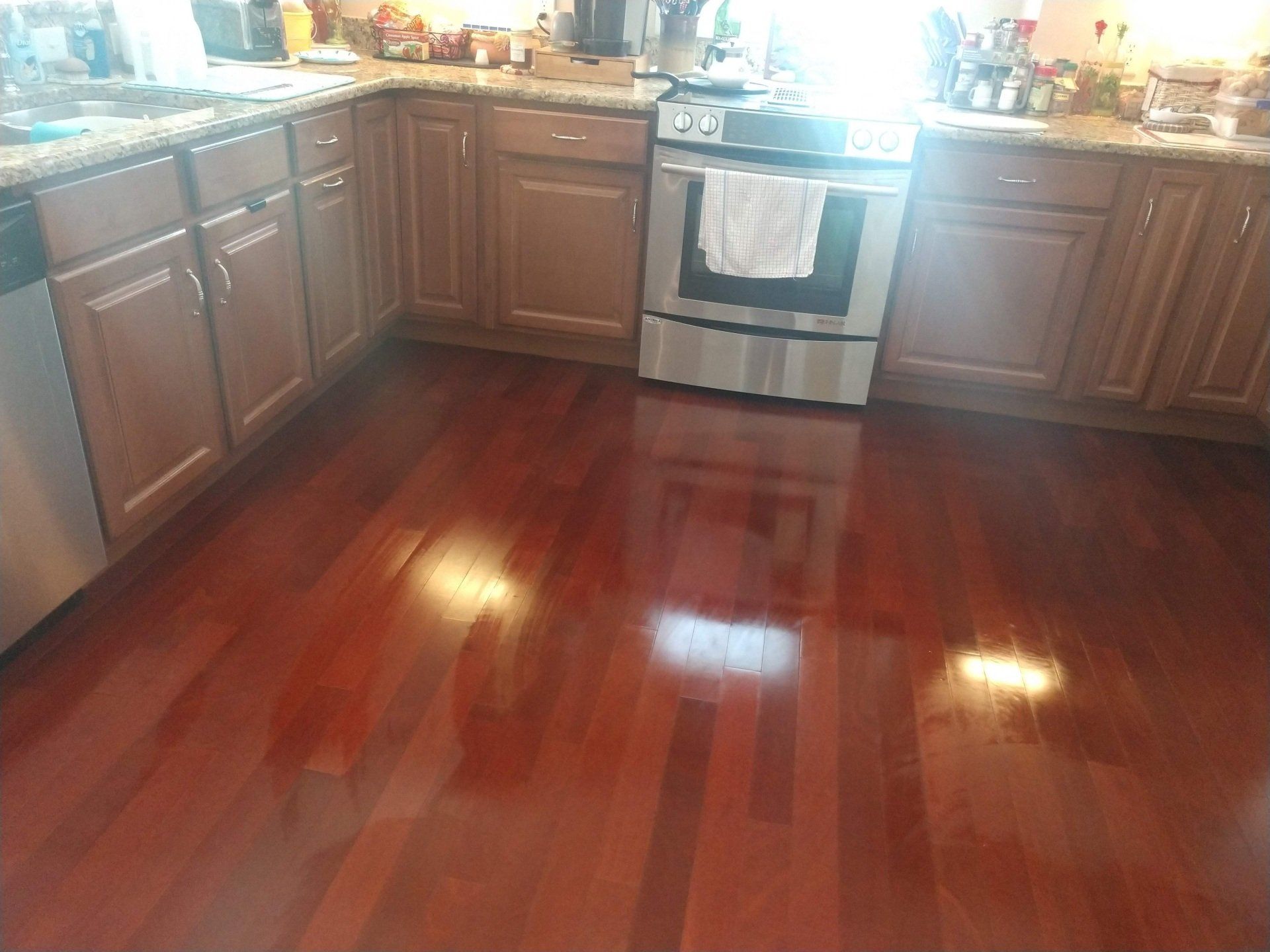 HARDWOOD FLOOR CLEANING