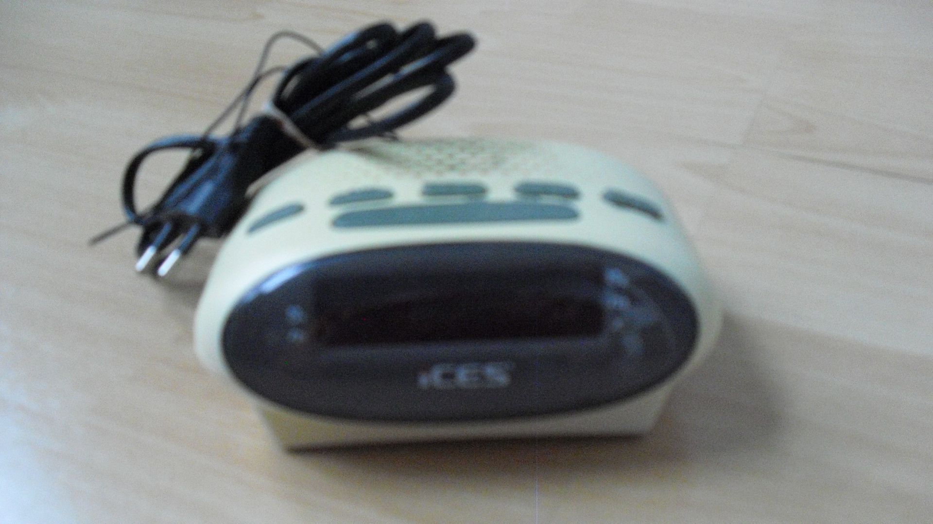 iCES  wekkerradio ICR-210