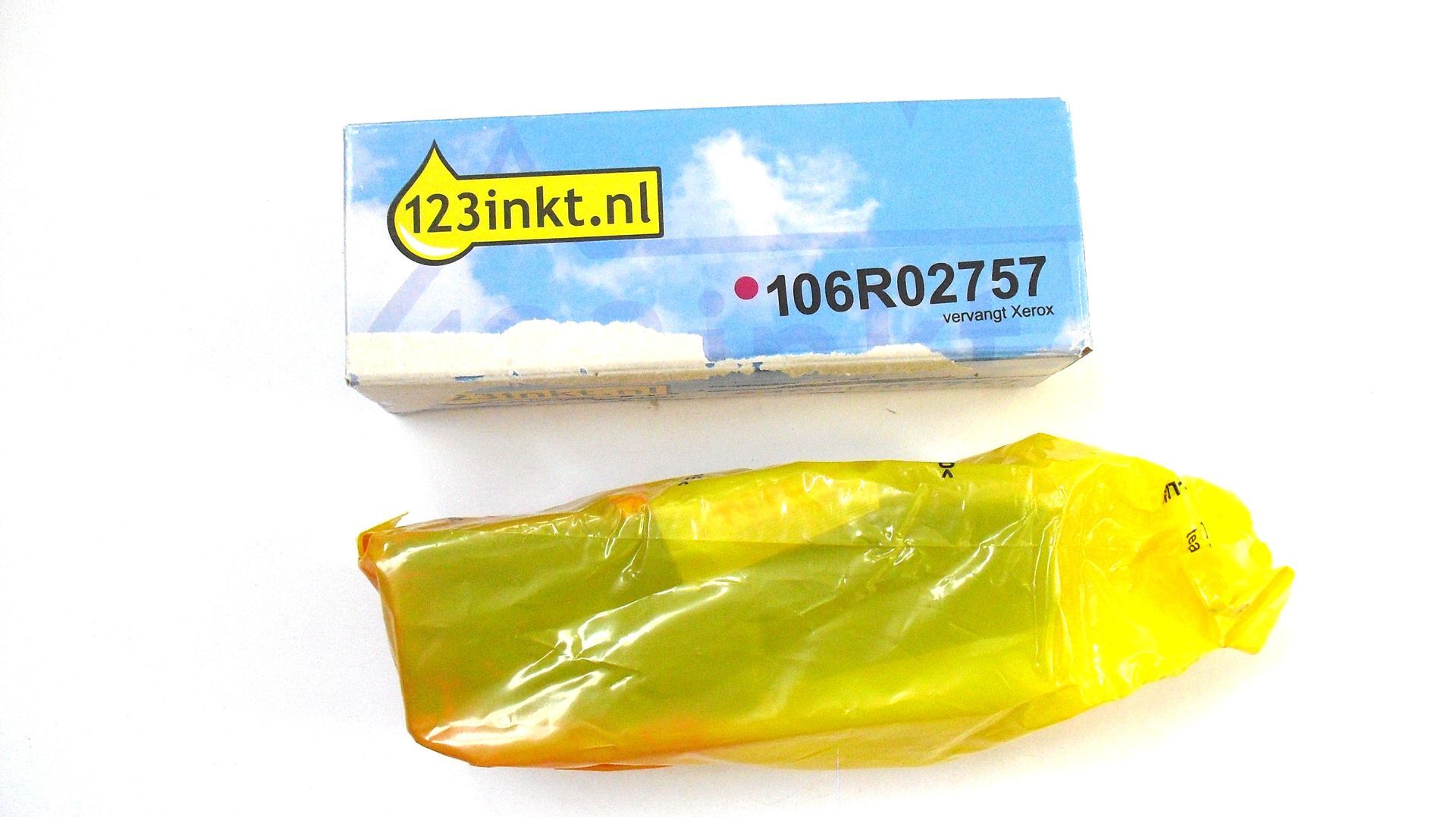 Laser Toner Cartridge 106R02757, magenta