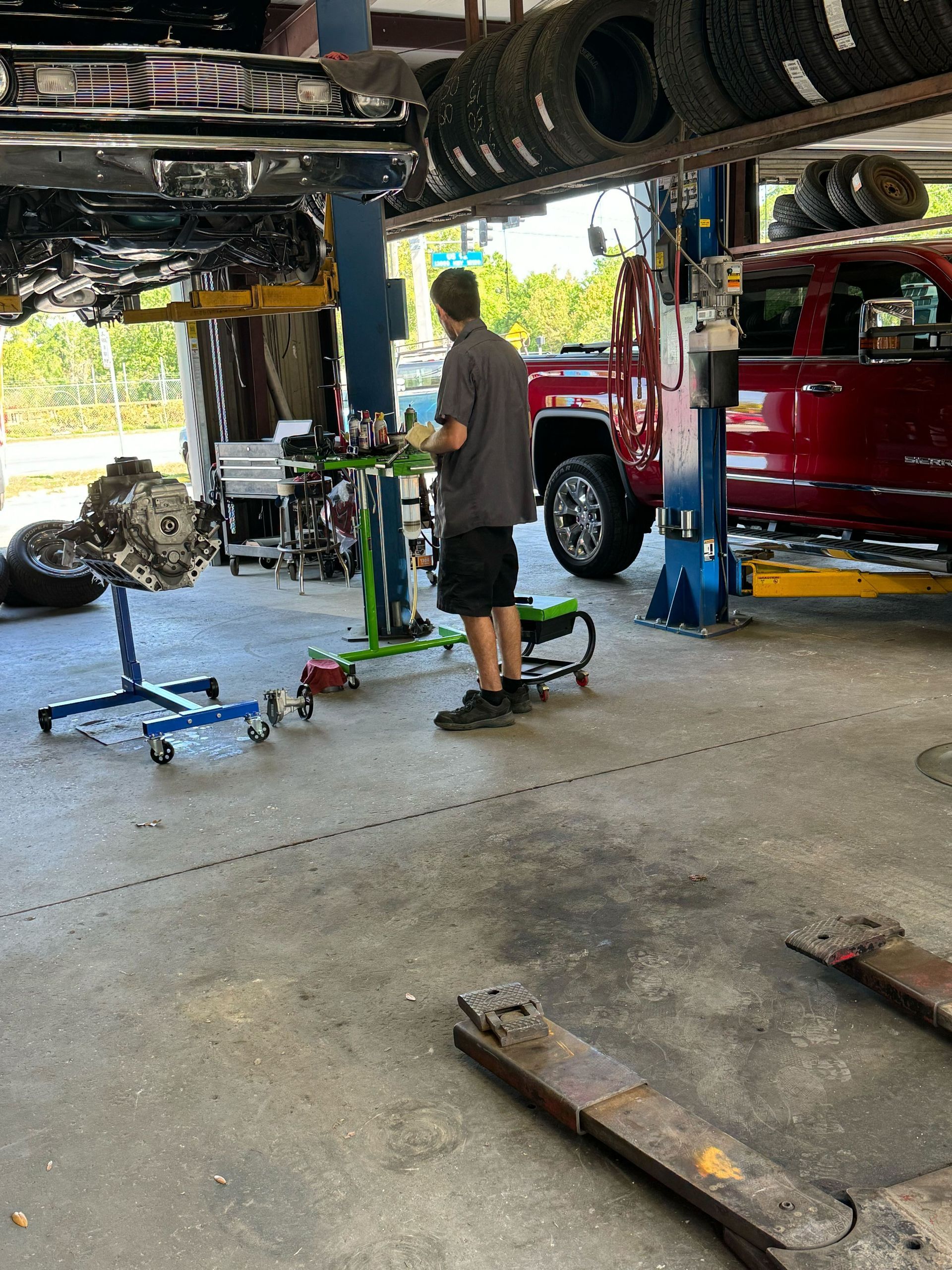 Staff in Service | Absolute Auto Repair Inc