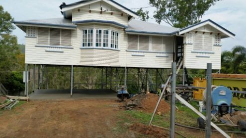 A Large White House Is Being Built on Stilts — Conan The House Lifter In Townsville, QLD