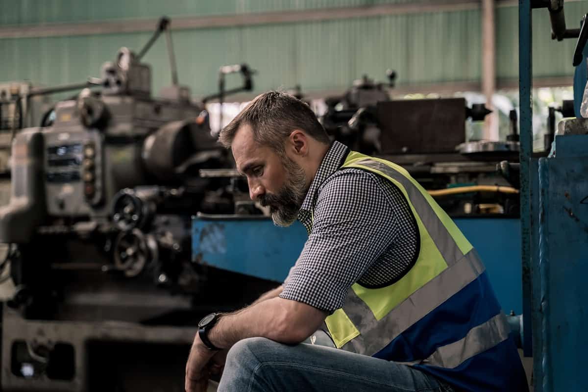 A factory worker receiving mental health support and addiction treatment near Danville, Kentucky (KY)