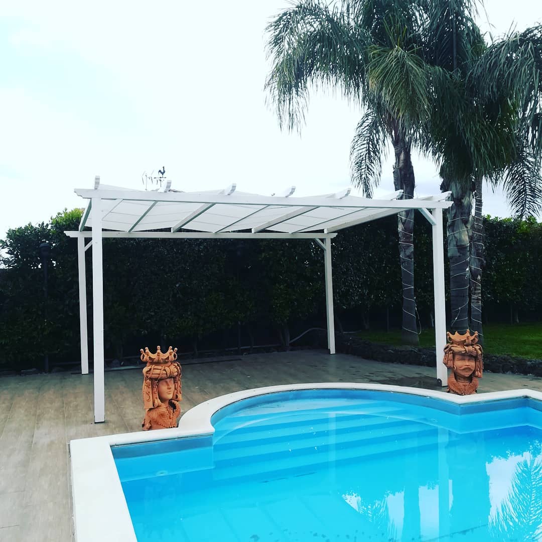 Pergolato e piscina
