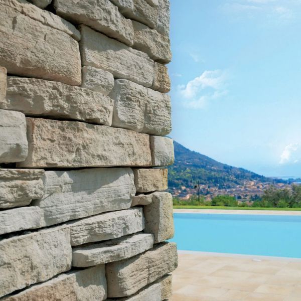 parete esterna casa in pietra