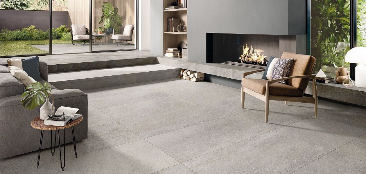 soggiorno casa moderno con pavimento laminato