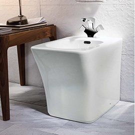 bidet bagno in ceramica bianca