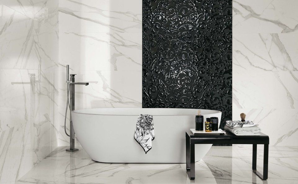 bagno con vasca autoportante