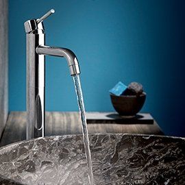 rubinetto con miscelatore da cucina