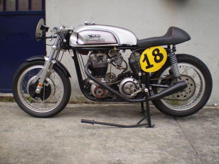 restauro moto d'epoca