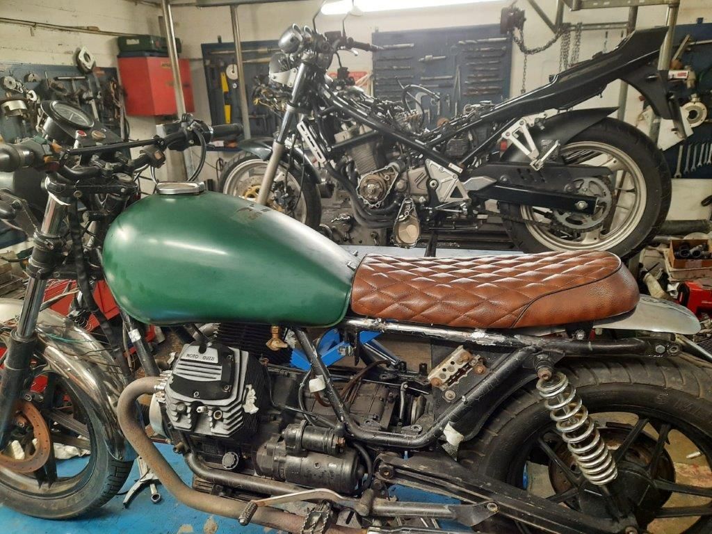 restauro moto d'epoca