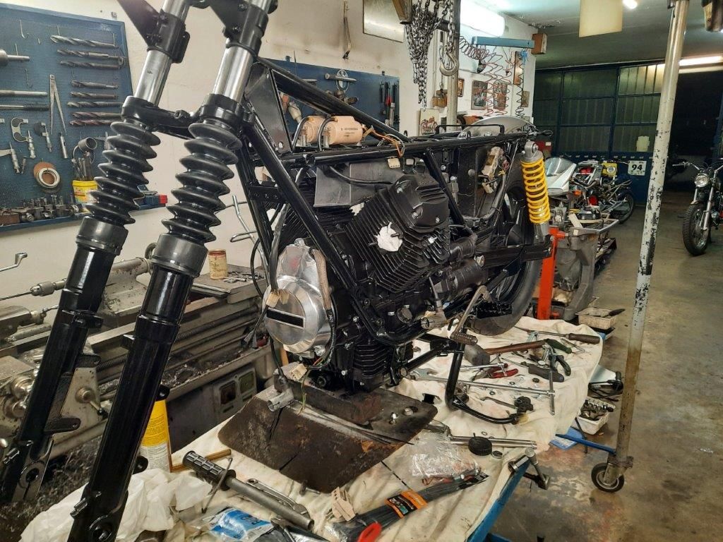 restauro moto d'epoca