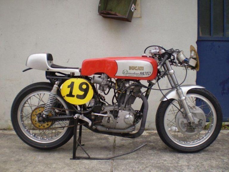 restauro moto d'epoca