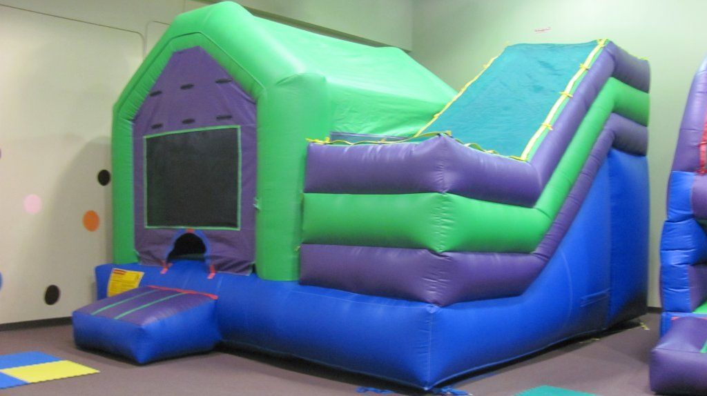 Playhouse Bounce w/Enclosed Slide (16 x 20)