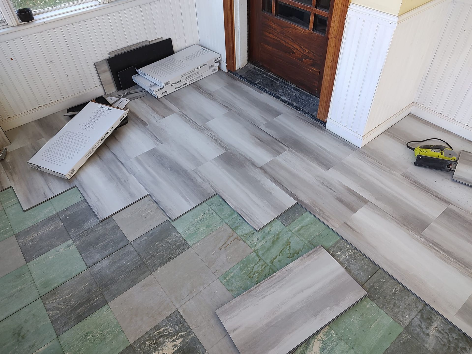 Flooring & Tile Work - Des Monies, IA - Anderson Professional Painting