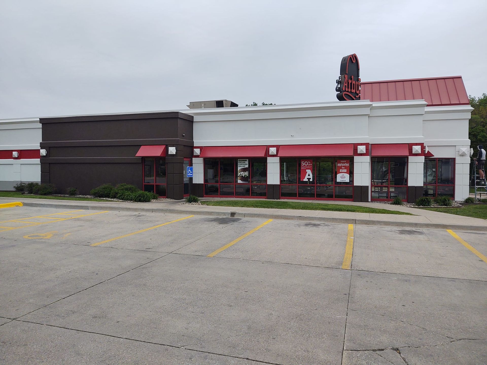 New Commercial Building - Des Monies, IA - Anderson Professional Painting