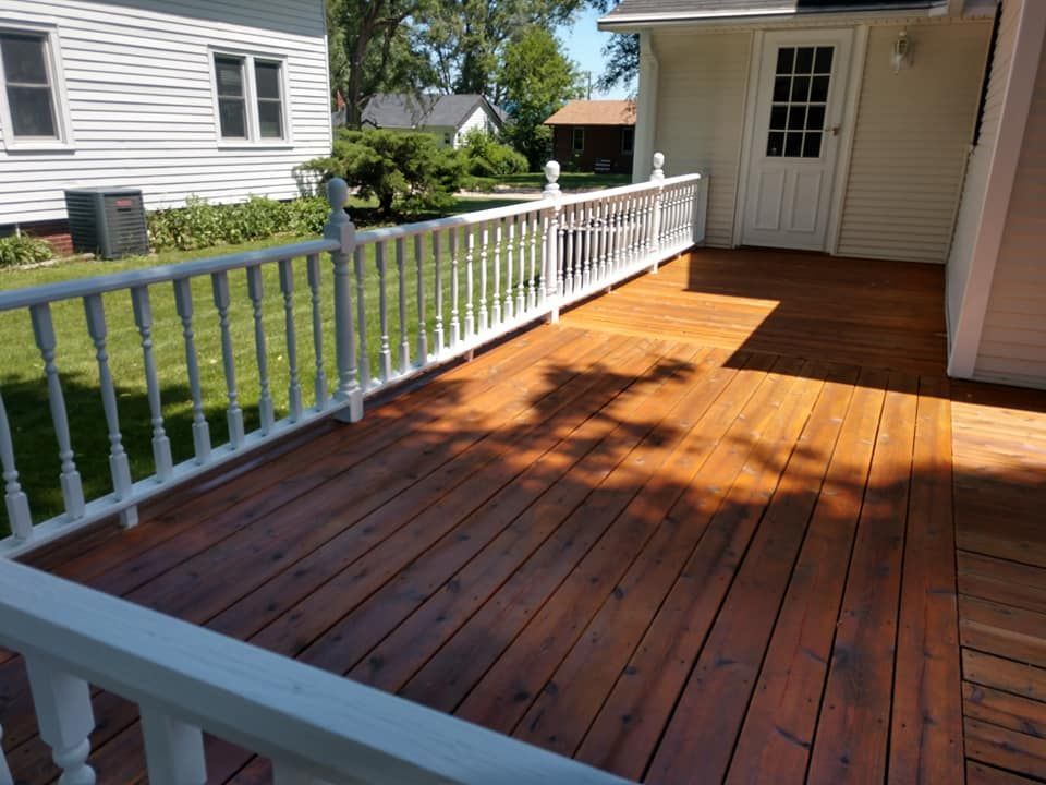 New House Deck - Des Monies, IA - Anderson Professional Painting