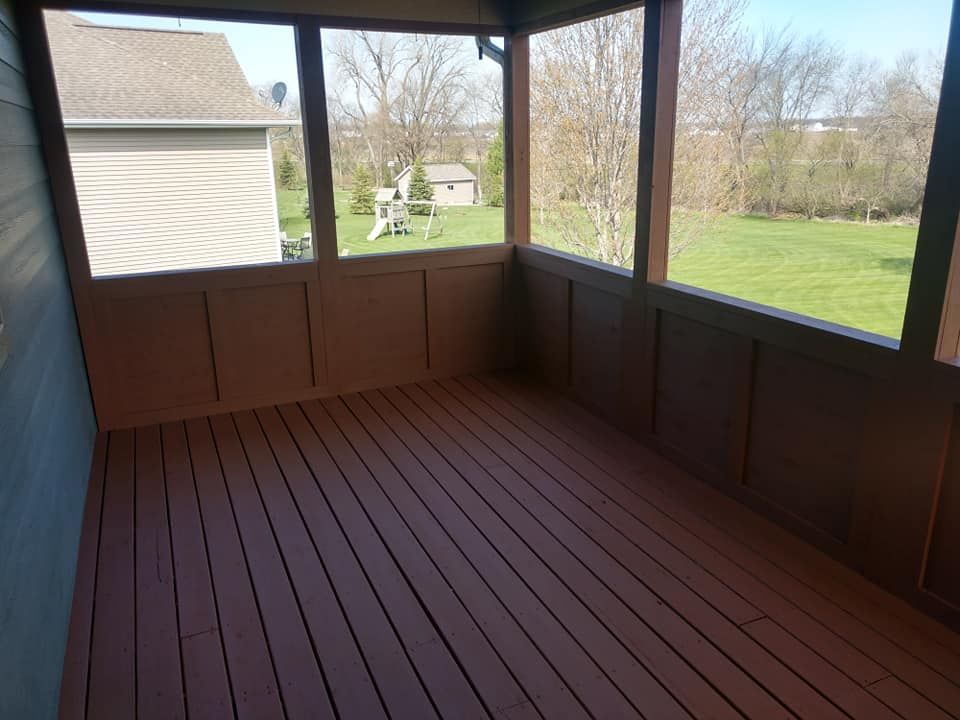 Wood House Deck - Des Monies, IA - Anderson Professional Painting