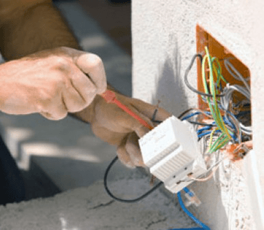 manutenzione di un impianto elettrico